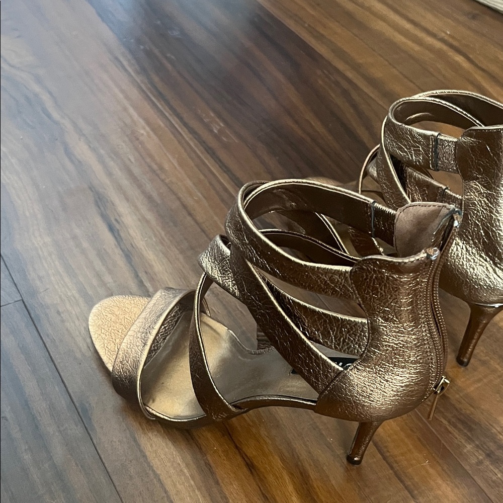 DKNY Bronze Strappy Heels size 8 natural leather!